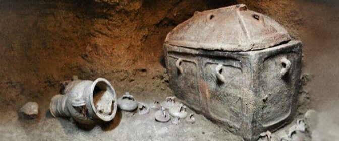 GREEK FARMER ACCIDENTALLY DISCOVERS 3,400-YEAR-OLD MINOAN TOMB HIDDEN UNDER OLIVE GROVE