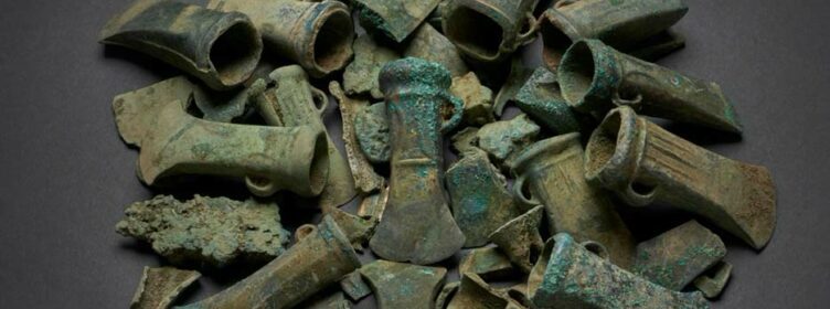 Mystery over ‘extraordinary’ haul of Bronze Age weapons unearthed in London leaves experts baffled