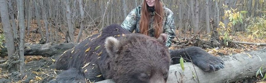Instagram Trophy Huntress Who Poses With Dead Bears Blasts Her Critics As ‘Uneducated’