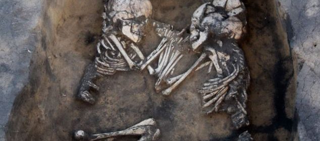 3500-year-old tombs with hand-holding couples found